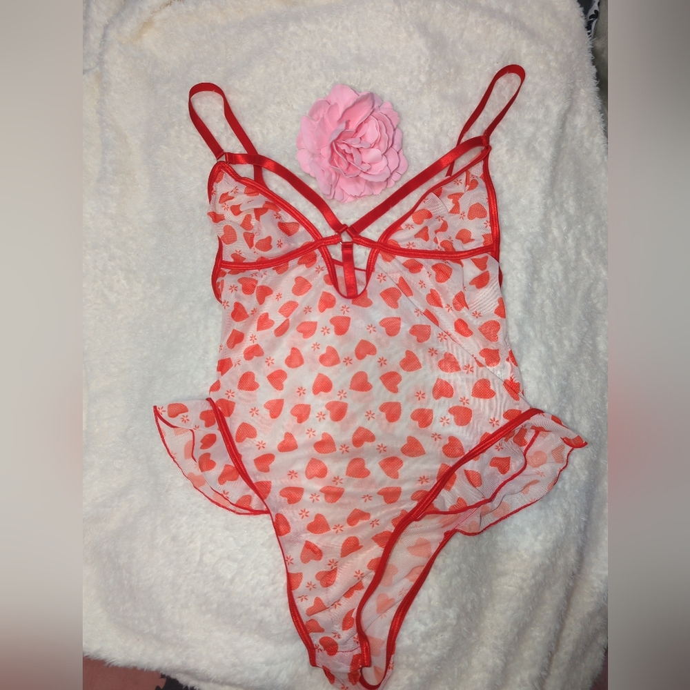 Red Heart Patterned Women's Lingerie And White Silicone Top Thigh Highs New
